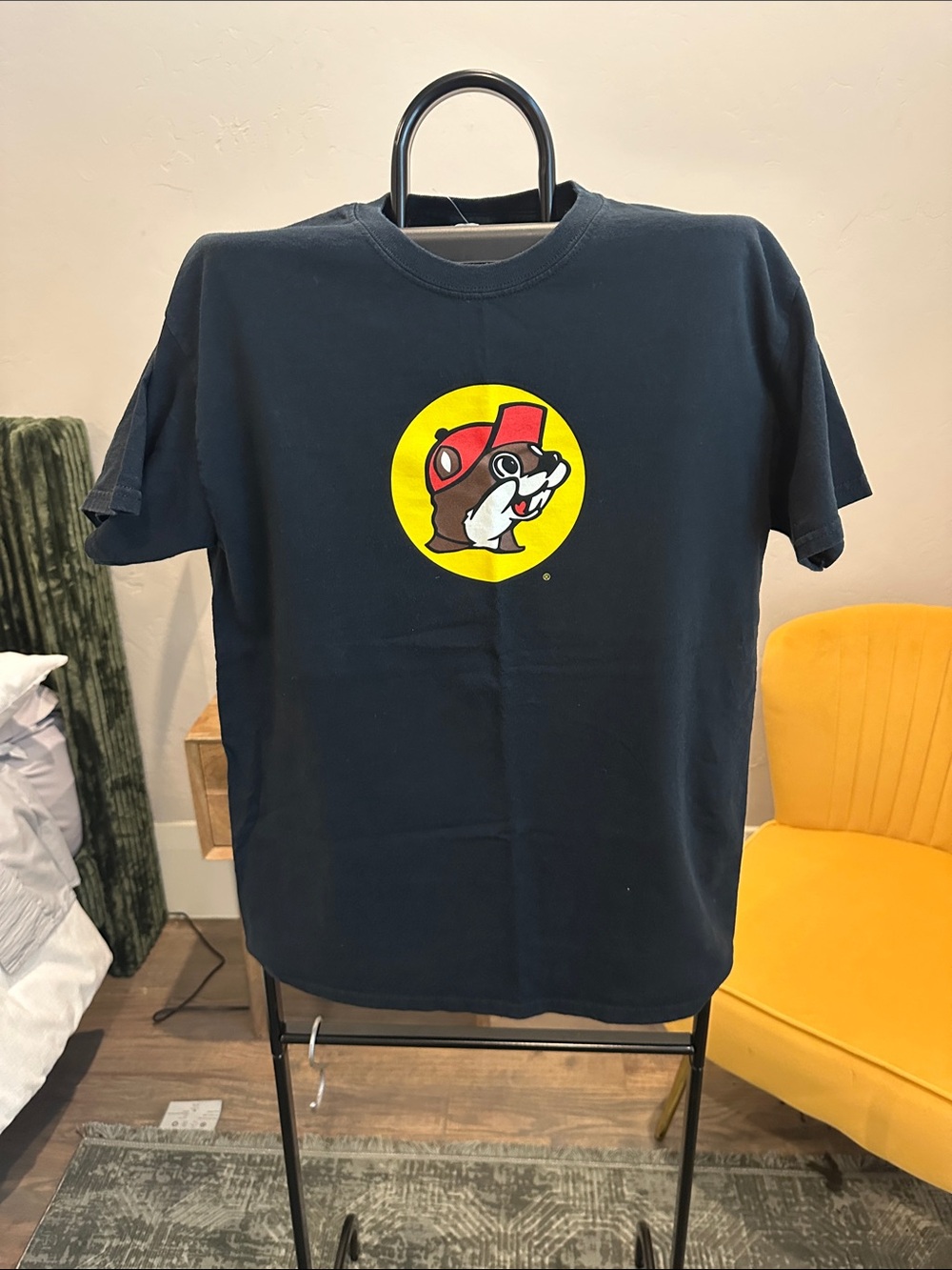 Gildan Navy T-Shirt with Yellow & Red Buc-ee's Logo